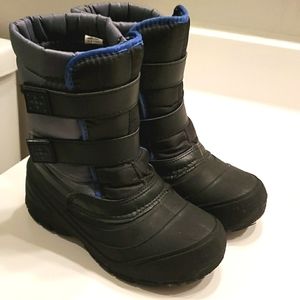 Snow boots